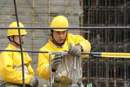 用戶(hù)用電急 帶電解難題