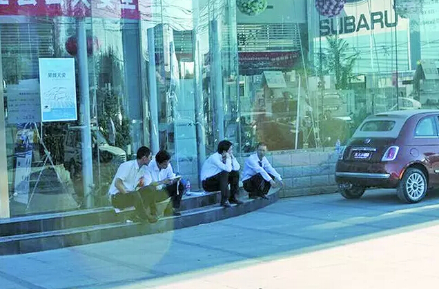 移動(dòng)互聯(lián)網(wǎng)正在顛覆汽車行業(yè)