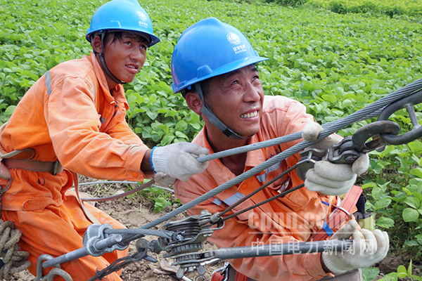 圖為東臺(tái)供電改造富安10千伏富北線