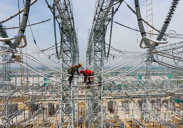 圖為五一堅守崗位