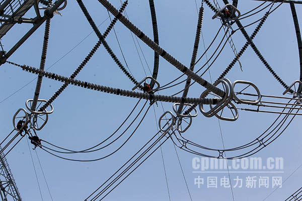 圖為五一堅守崗位