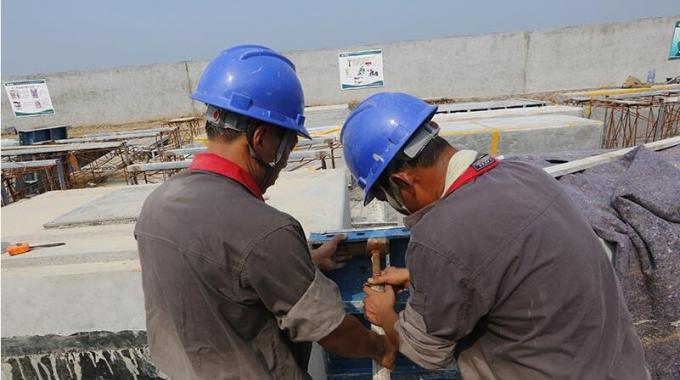 冒酷暑戰(zhàn)高溫加快推進220千伏袁家變電站建設(shè)