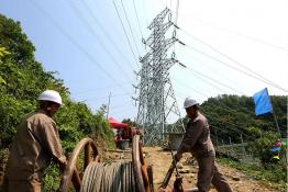 節(jié)日?qǐng)?jiān)守工地建設(shè)