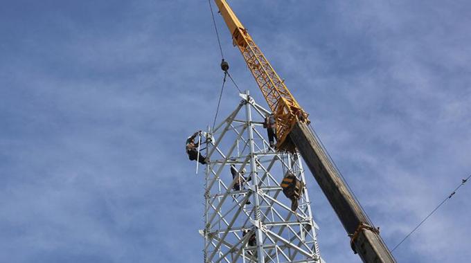 山西晉北--江蘇南京±800千伏特高壓直流輸電線路工程（冀1標(biāo)段）組塔施工有序進(jìn)行