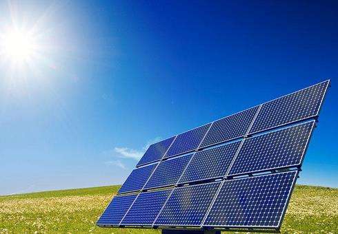 2017年新疆風(fēng)電光伏裝機(jī)容量均居全國第二