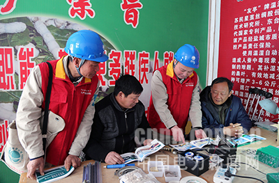 東臺(tái)供電:“春檢”助扶貧企業(yè)