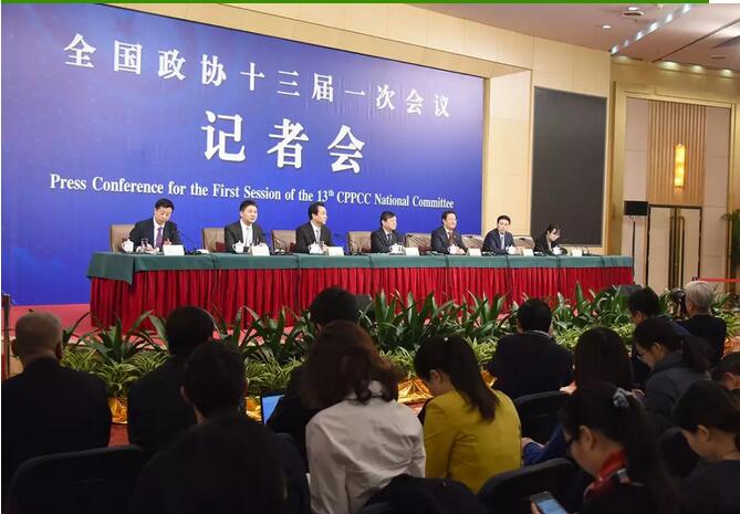 環(huán)保部副部長(zhǎng)黃潤(rùn)秋答記者問(wèn)實(shí)錄：打贏藍(lán)天保衛(wèi)戰(zhàn) 嚴(yán)守生態(tài)紅線