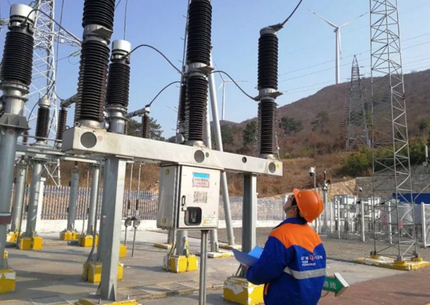 堅守在春節(jié)保電戰(zhàn)線上的“風電郎”