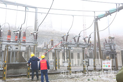 婁底供電:防覆冰保安全