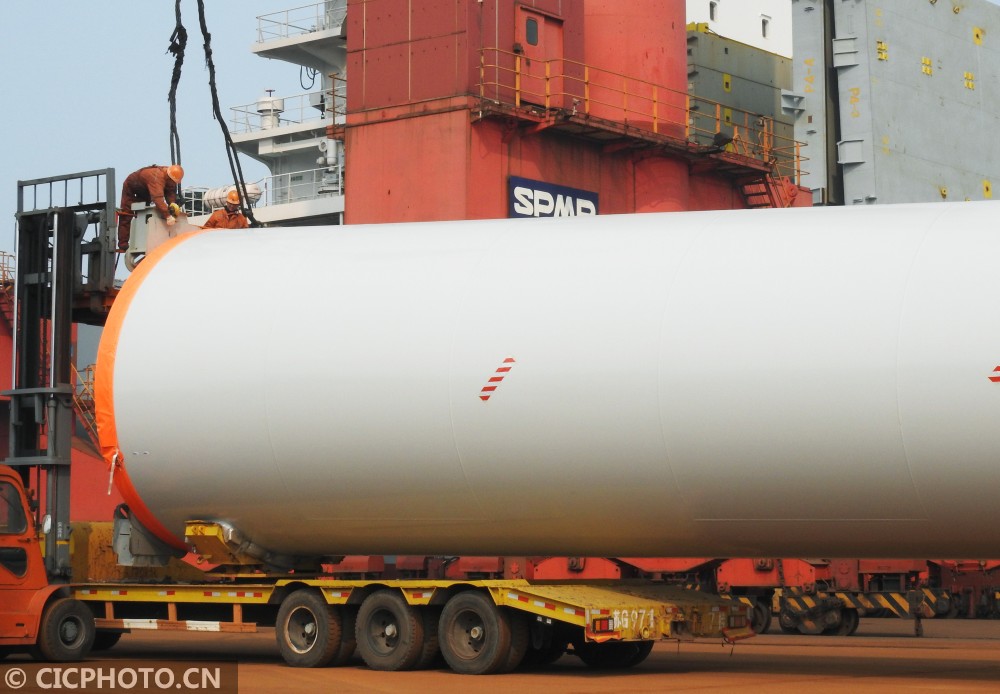 江蘇連云港風電產業(yè)“風光無限”