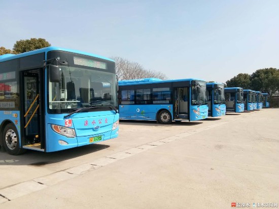 南京溧水16輛新能源公交車(chē)上路“開(kāi)跑”