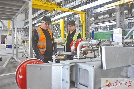 上海電氣風(fēng)電莆田基地項(xiàng)目從開工建設(shè)到今年3月試運(yùn)行 僅用歐洲團(tuán)隊(duì)三分之一的時(shí)間