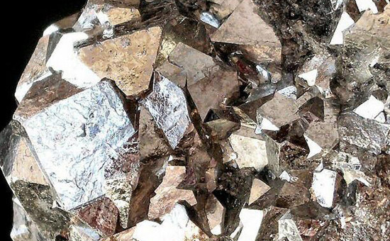 鈷價(jià)上漲 我國(guó)相關(guān)行業(yè)三大隱憂日益突出