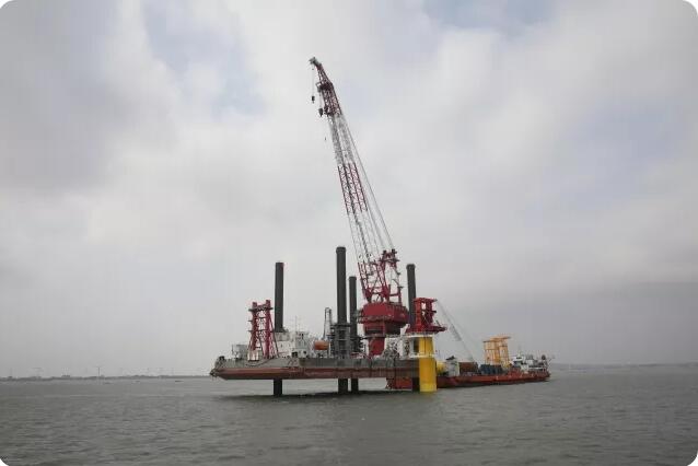 全球首創(chuàng)！振華重工3D技術(shù)攻克海上風(fēng)電施工難題