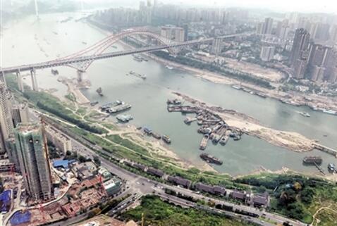 重慶環(huán)保督察組“兩江游” 岸邊排放口排放是否達標？