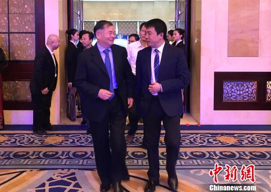 首屆中國新能源動力電池暨儲能產(chǎn)業(yè)大會在泰州舉行