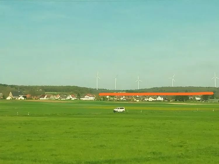 德國(guó)能源轉(zhuǎn)型：柏林至弗賴(lài)堡沿途光伏風(fēng)電