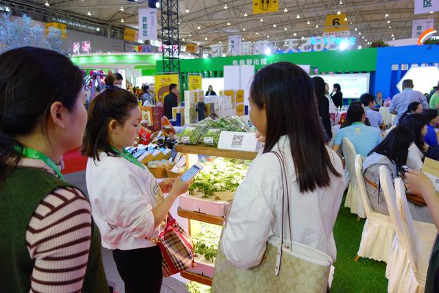 “互聯(lián)網(wǎng)+”農(nóng)業(yè)模式齊聚成都農(nóng)博會(huì)，尚作有機(jī)產(chǎn)品成焦點(diǎn)