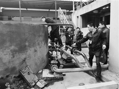 嘉興一家印染廠私設兩路暗管，企業(yè)負責人指使操作人員干擾在線監(jiān)控