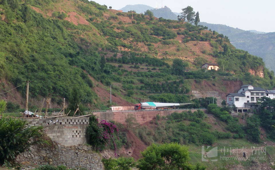 交通提示：金鳳山風電項目大件陸續(xù)運輸 途經(jīng)車輛請注意（組圖）