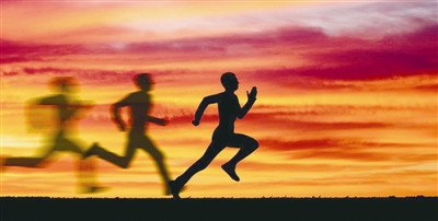 光伏低價(jià)“領(lǐng)跑”誰買單