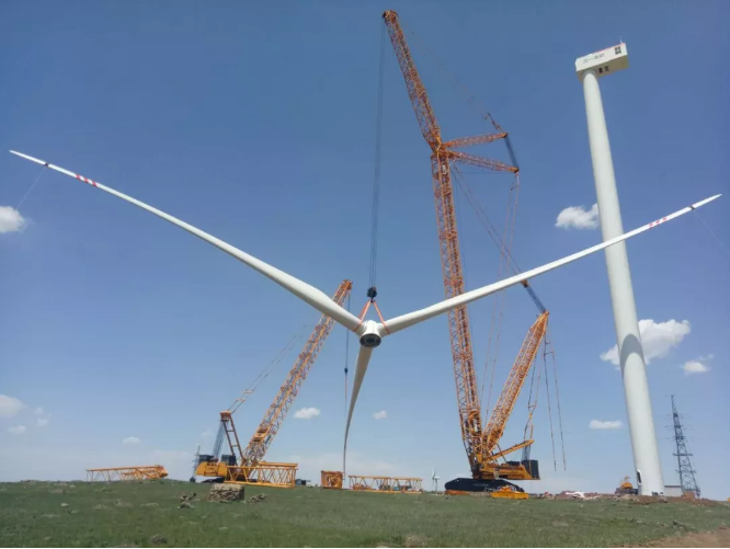 陸上風(fēng)電重器：三一重能第一臺(tái)3.4MW風(fēng)電機(jī)組順利完成吊裝！