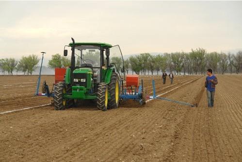 “互聯(lián)網(wǎng)+農(nóng)業(yè)”，創(chuàng)造農(nóng)村發(fā)展新活力