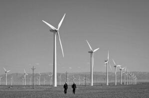 國(guó)網(wǎng)新疆電力新能源消納成效顯著：內(nèi)供外送兩手發(fā)力 迎來“風(fēng)光”新時(shí)代