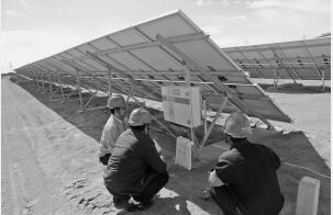 國(guó)網(wǎng)新疆電力新能源消納成效顯著：內(nèi)供外送兩手發(fā)力 迎來“風(fēng)光”新時(shí)代