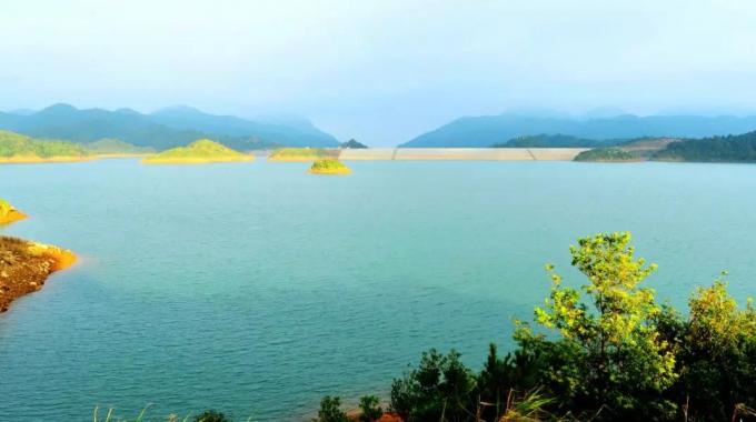 廣東惠州抽水蓄能電站（建成）  惠州抽水蓄能電站位于廣東省惠州市博羅縣，是廣東省內(nèi)興建的第二座大型抽水蓄能電站，是“西電東送”的必要配套工程。