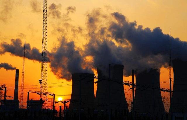 我國(guó)的火電廠燃燒一噸的煤礦，能產(chǎn)生多少電量？